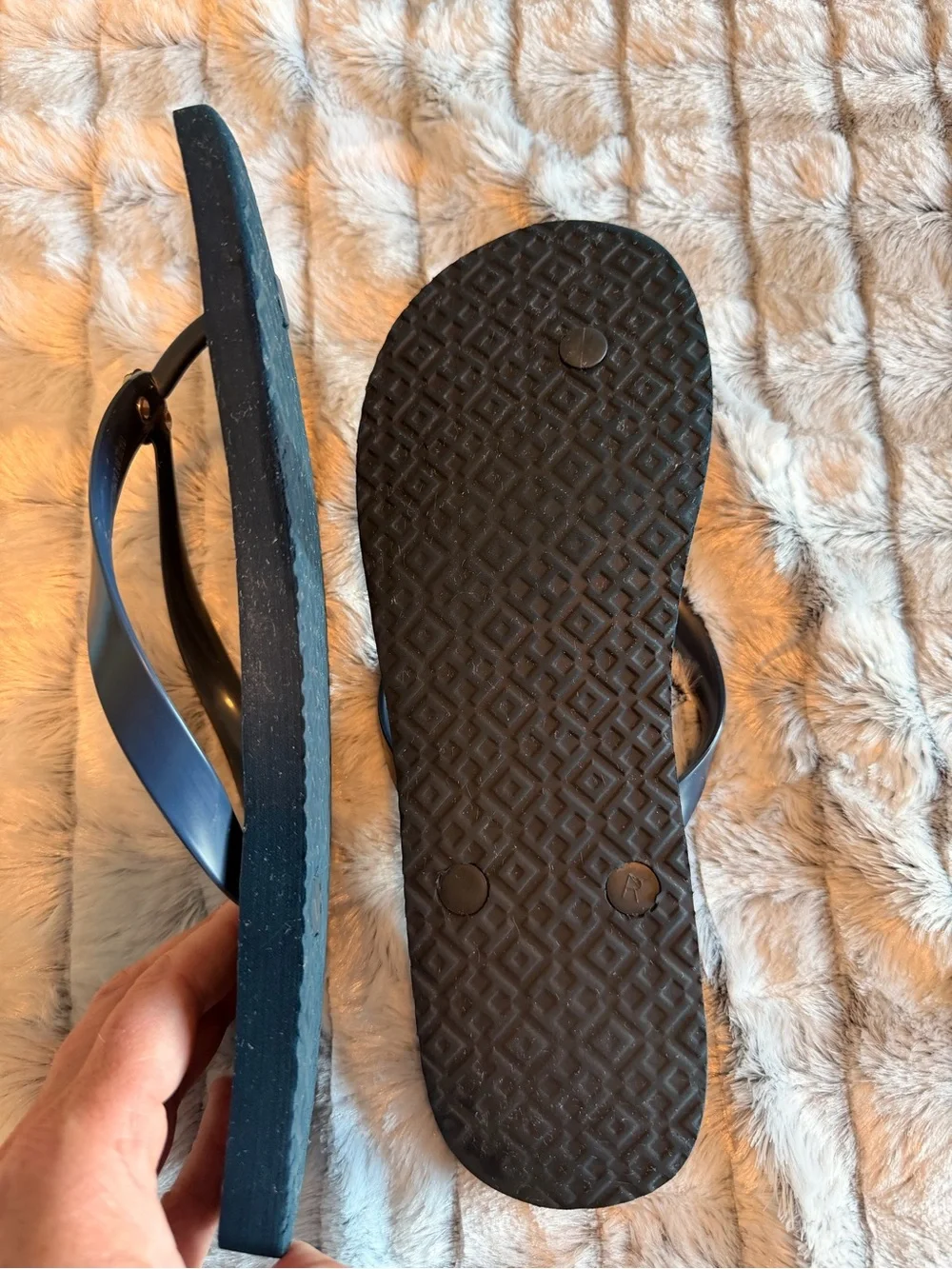 Tory Burch Women’s Navy Blue Logo Flip Flops - Picture 11 of 14